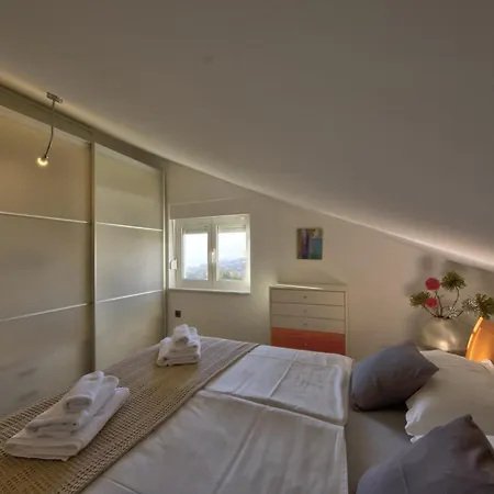 Penthouse Belvedere View With Private Parking Apartmán