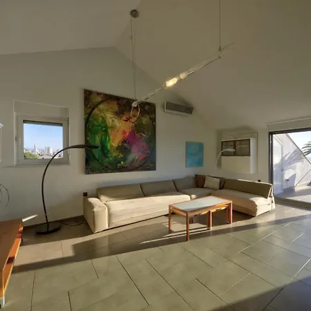 Penthouse Belvedere View With Private Parking Fiume